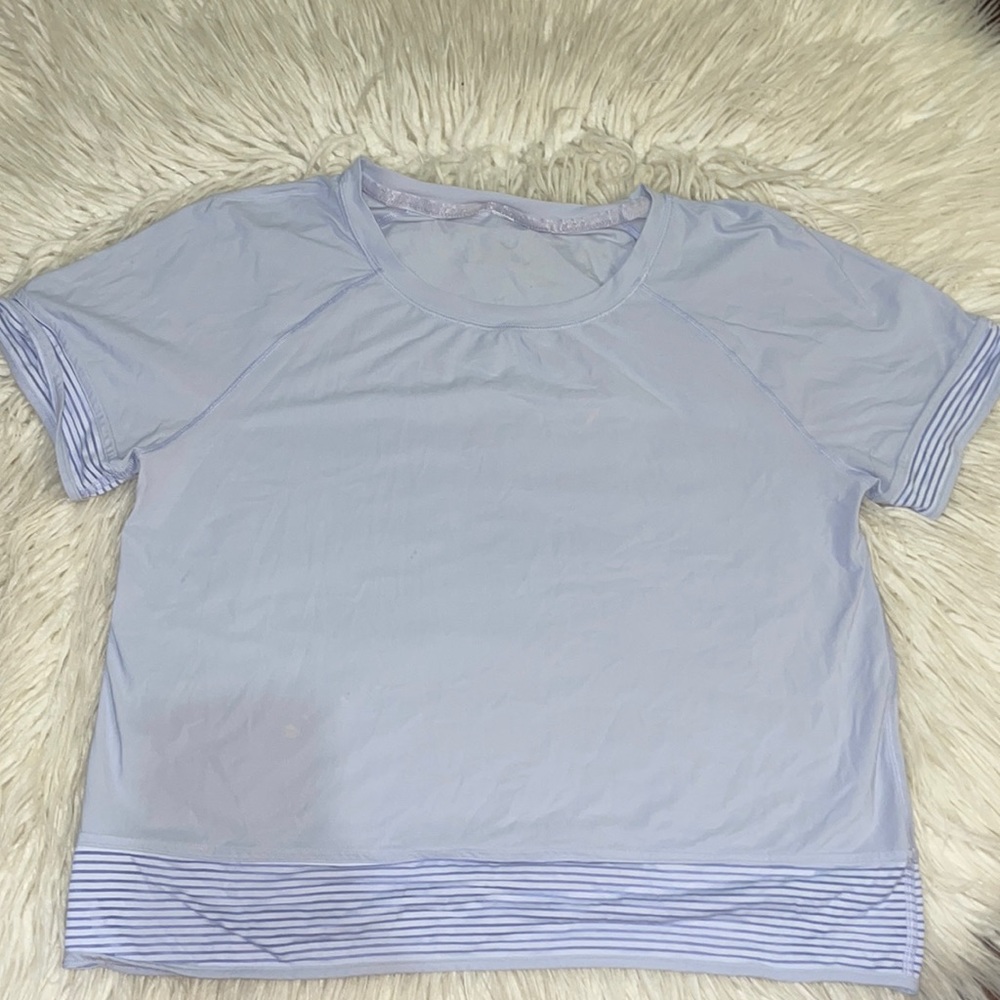 lululemon t-shirt